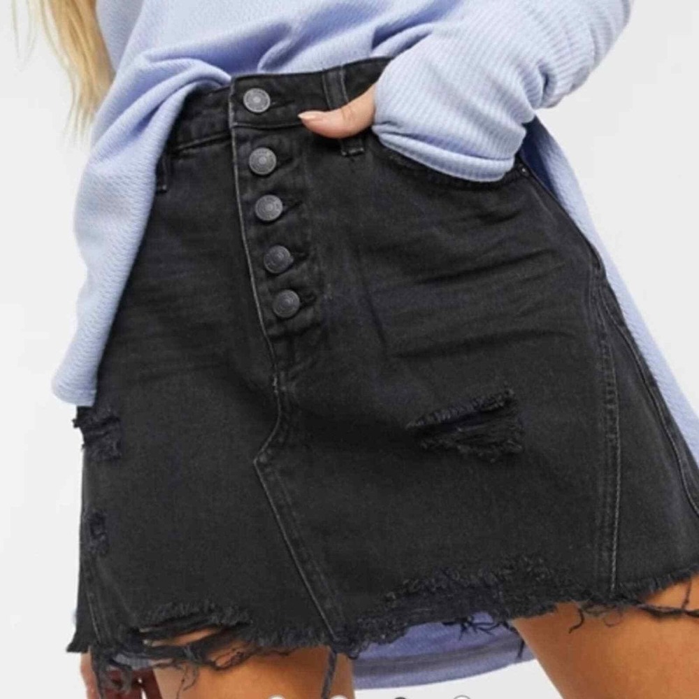 Free People We The Free Rainn Black Distressed Denim Mini‎ Skirt Button Fly 26